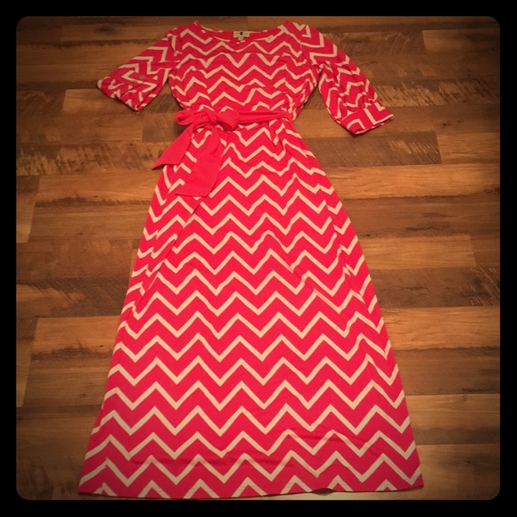 Dainty Jewell’s dress - Picture 1 of 4